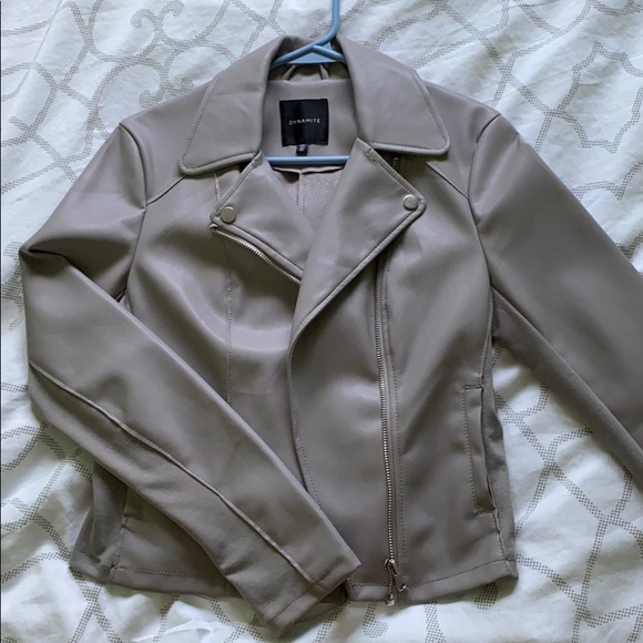BNWOT Must have faux leather moto jacket - Picture 2 of 3